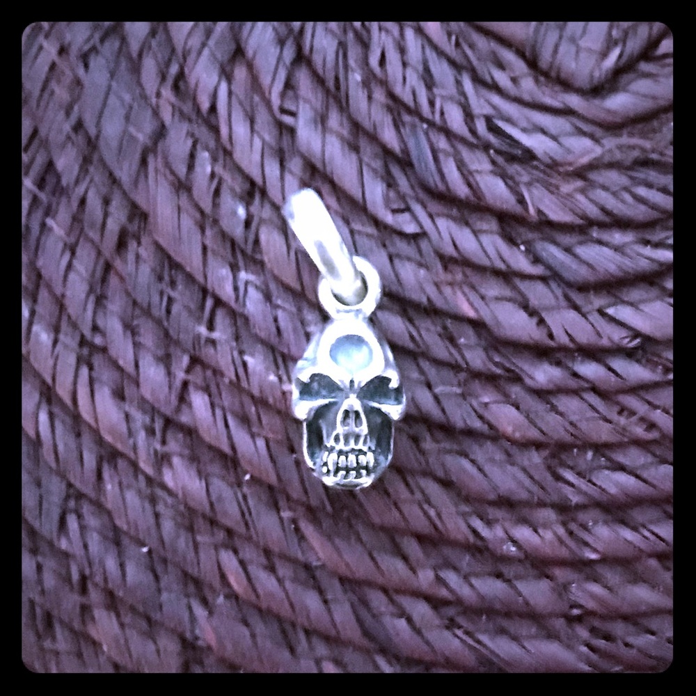 Small Silver Skull Pendant